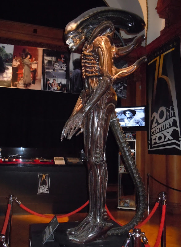 Alien movie replica statue