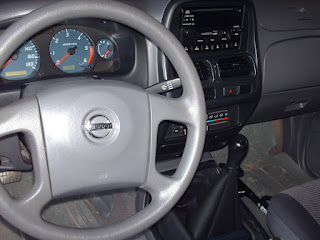 Nissan Frontier 2003 Interior