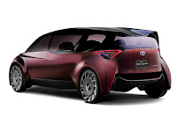 Toyota Fine-Comfort Ride Concept (2017) Rear Side