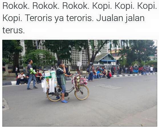 PARAH ... Inilah INDONESIA, Ada Teror BOM Malah Jadi Tontonan, MEME nya Pun MERAJALELA... LIHATLAH !!