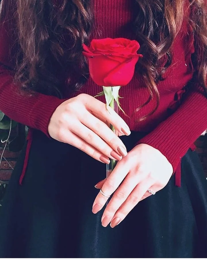 Rose dp with girl