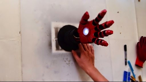 Dali-Lomo: Iron Man Hand DIY with cereal box (PDF template)