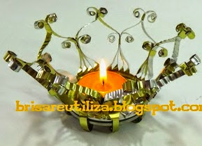 http://brisareutiliza.blogspot.com.es/2014/12/candelabro-con-lata-de-conservas.html