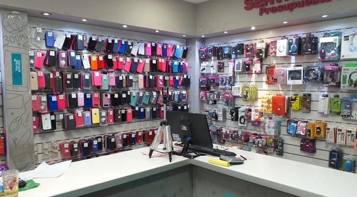 Imagen de un local de accesorios de celulares