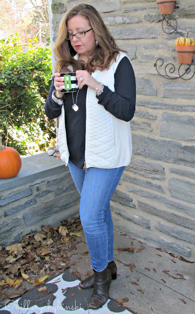 Casual Outfit: White Vest, Navy T Shirt, Skinny Jeans and Booties