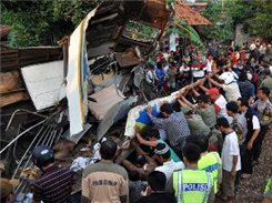 Tabrakan Maut Kereta api pemalang