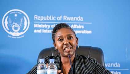Governo do Ruanda satisfeito com aprovação de lei britânica das deportações