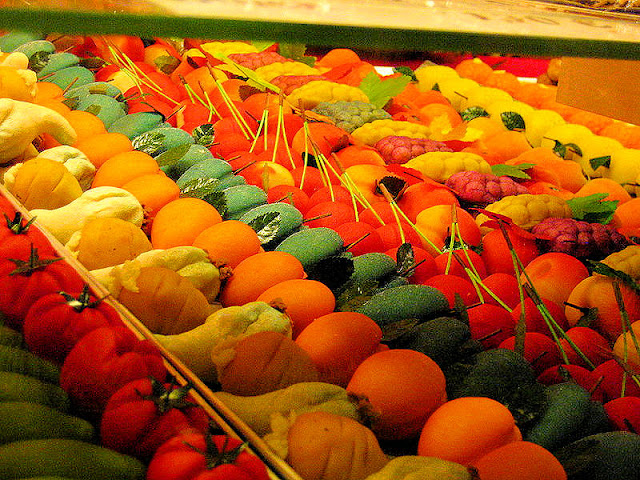 Can you believe all this fruit is elaborately decorated Marzipan? The sweet almond confection is found throughout Germany and the world. Photo: WikiMedia.org.