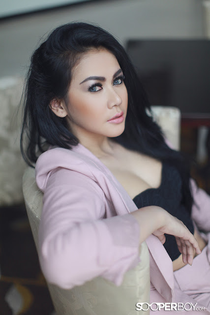 Anneke Carolline Wanita Setia Cinta Keluarga Model SOOPERBOY