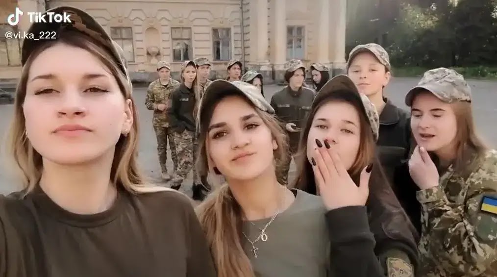 Ukraine army girl 05