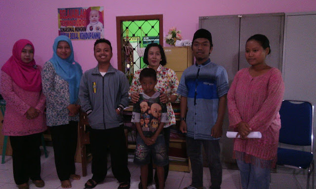 Ahmad Fathoni bersama Kasek dan Team PD. IPM Jember