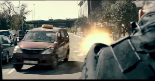 Toyota Avanza Dalam Film Hollywood "24 Hours To Live"