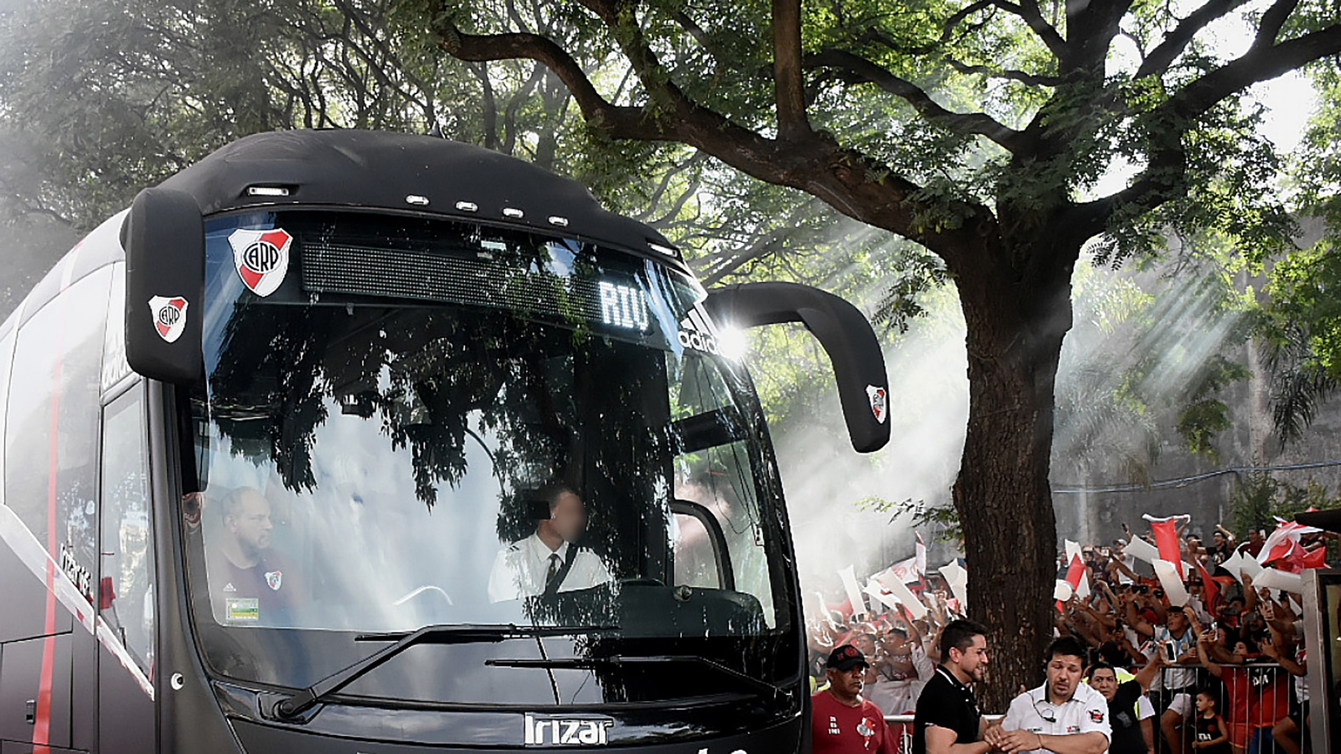 Murió por coronavirus el conductor del micro de River Plate