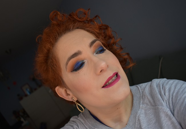 Maquillaje en tonos azules con la paleta Afrique de Juvia's