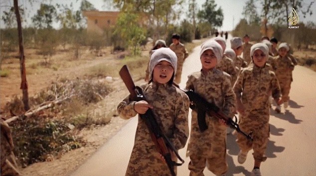 armed childs from isis