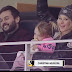 Christina asiste a partido de hockey con su familia (28/12)