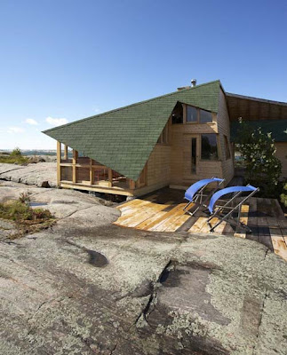 Molly’s Cabin by Agathom Architects