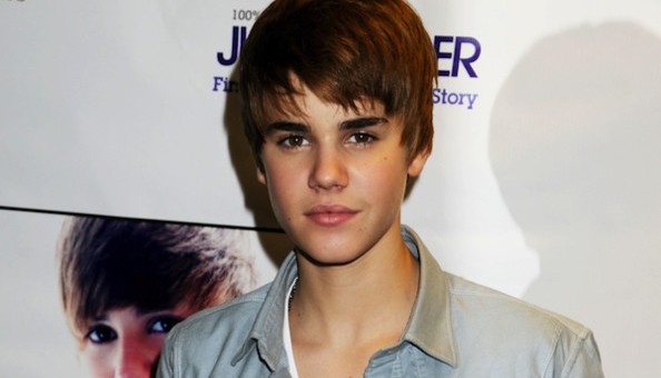 justin bieber with new haircut 2011. justin bieber new haircut 2011