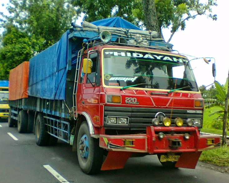 Gambar Foto Mobil Truk  Gandeng  Terbaru Unik Keren 2021