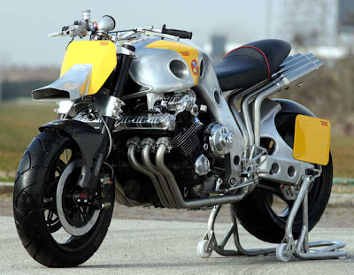 Honda CBX “Pregnant Duck” by Totti Motori