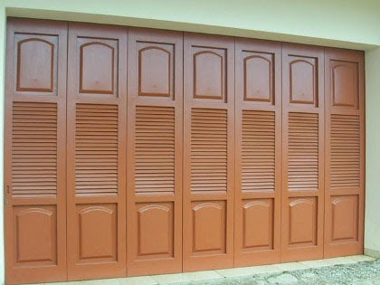 Contoh Desain Pintu  Garasi  Geser  Kayu Rumah Minimalis