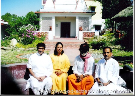 Rajini-at-Babaji-Caves10