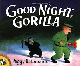 En Good night, gorilla, un guarda de seguridad va dando las noches a todos los animales del zoo, acompañado de un gorila. 