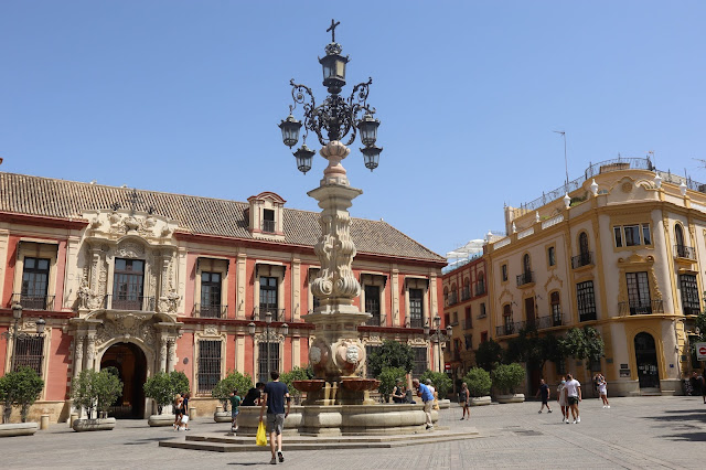 Travel Guide to Seville