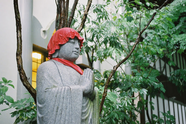 jizo praying