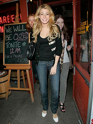 Jemal Countess/Getty People Magazine Blake Lively and Chace Crawford: Back to Work The Gossip Girls Hilary Duff Talks “Gossip Girl” Gig GossipCenter.com Splash News Online - BuddyTV 