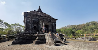 Candi Banyunibo.