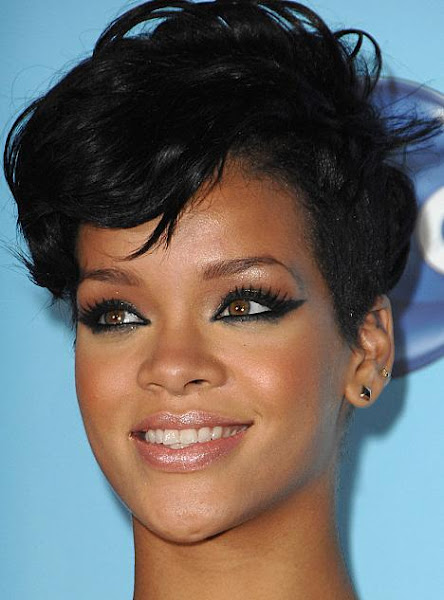 Cat eyes makeup 