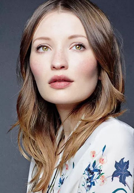 Australian Actress Emily Browning dp