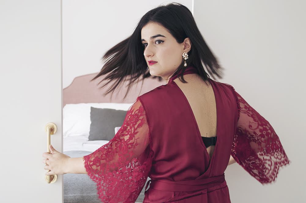 hunkemöller spain blogger somethingfashion, amanda ramon kimono, red satin lace valentine's day outfit idea, gifts lingerie, valenciabloggers