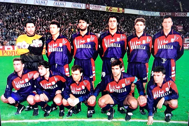 CLUB ATLÉTICO DE MADRID. Temporada 1995-96. Molina, Vizcaíno, Caminero, Kiko, Geli y Penev; Pirri, Santi, Pantic, Solozabal y Toni Muñoz. REAL SPORTING DE GIJÓN 1 (Lediakhov) CLUB ATLÉTICO DE MADRID 2 (Pantic, Caminero). 03/02/1996. Campeonato de Liga de 1ª División, jornada 25. Gijón, Asturias, estadio del Molinón.