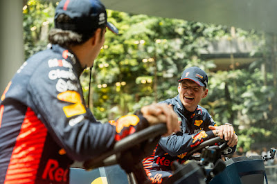 Verstappen & Perez Compete In The World’s Cleanest Challenge Ahead Of Singapore Race Weekend