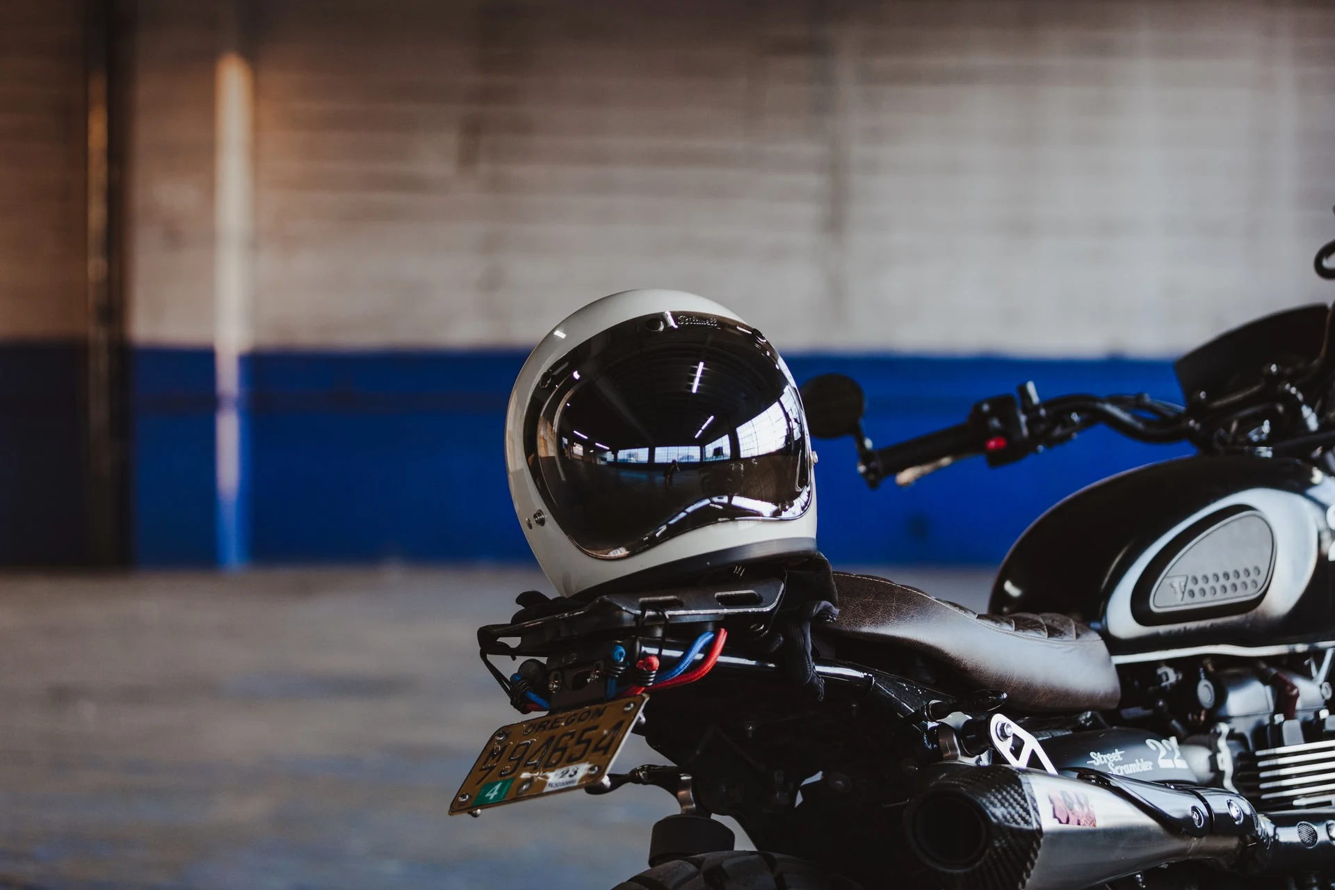 Half face helmet for cafe racer