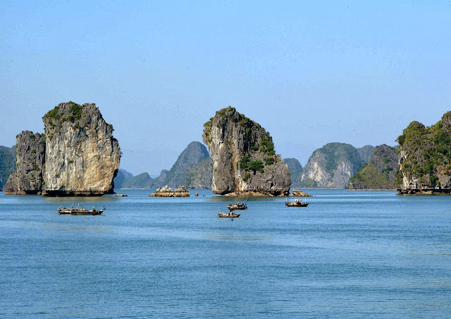 The beauty of Ha Long Bay 26