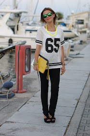 Pull & Bear number tee, sporty chic look, football player top, t-shirt with number, Fashion and Cookies, fashion blogger 