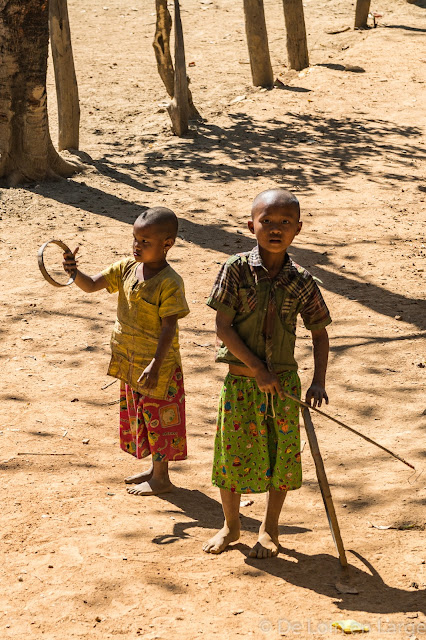 Village de Kainchaung-Rivière Lemro-Birmanie-Myanmar