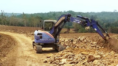 Kodim 0603/Lebak dan Masyarakat Bahu Membahu Bangun Jalan Penghubung Desa