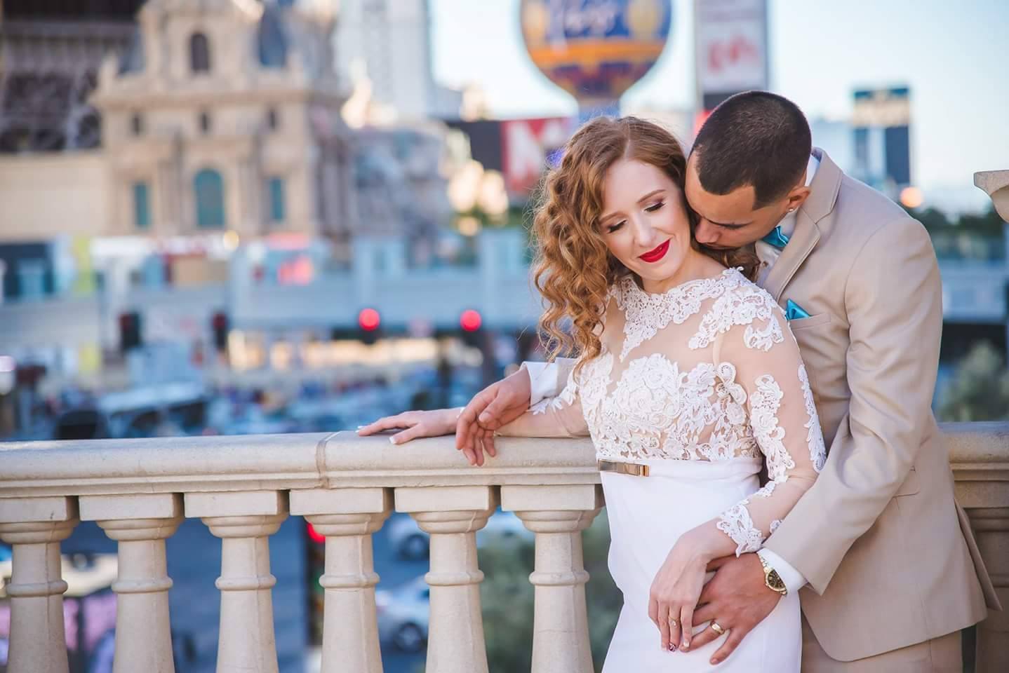 Las Vegas wedding officiant , Las Vegas wedding at Bellagio fountains, las Vegas wedding chapel