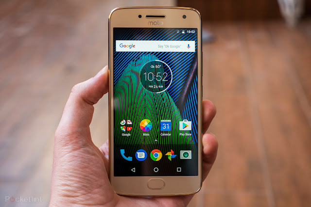 Moto g5 Plus smartphone