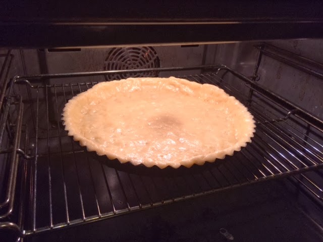 Финский клюквенный пирог с меренгой, выпекаем корж для пирога
