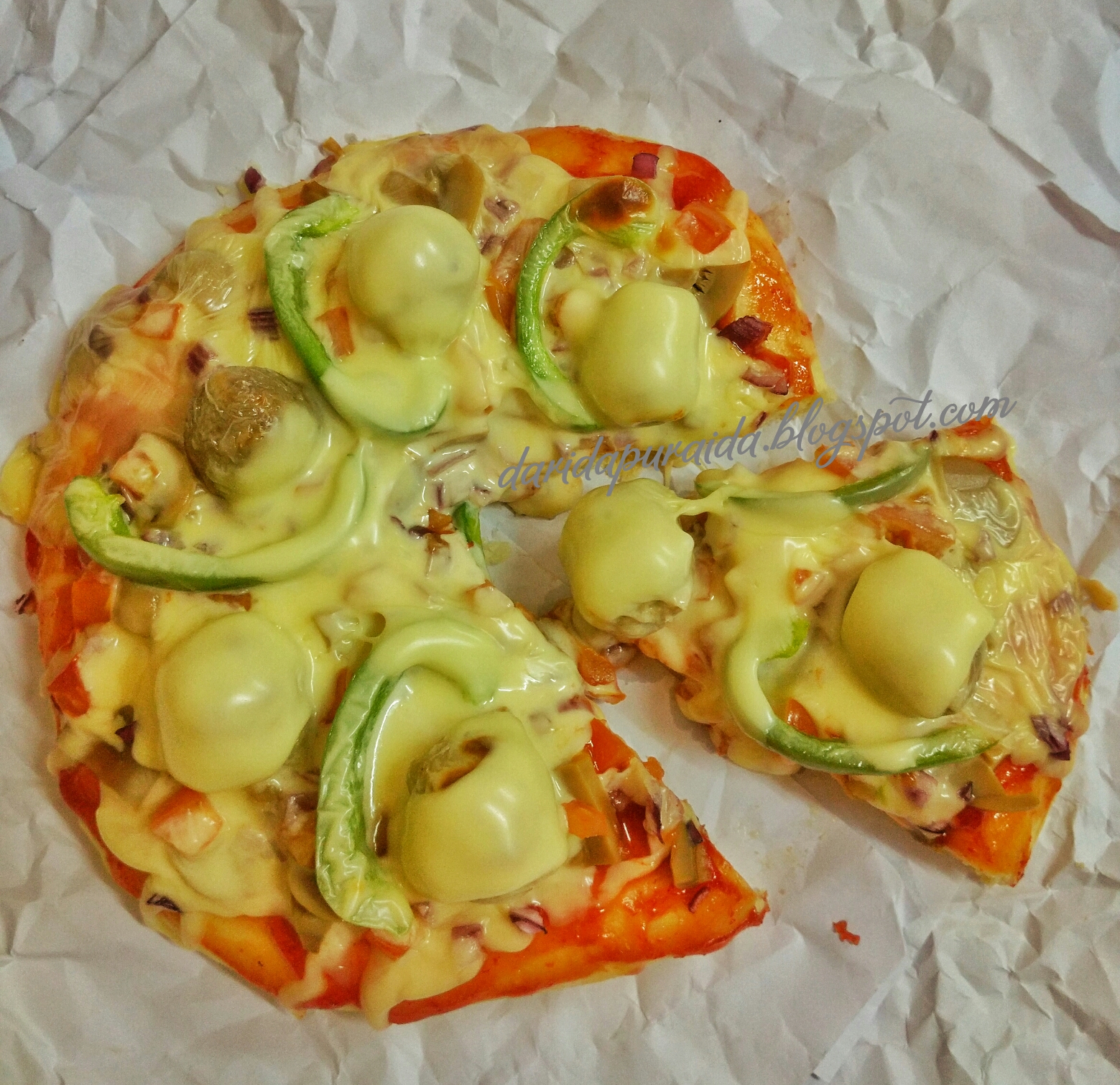 Dari Dapur Aida: Cheesy Meatball Pizza