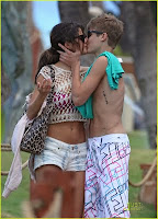 Justin Bieber and Selena Gomez Kissing Breakup Photo