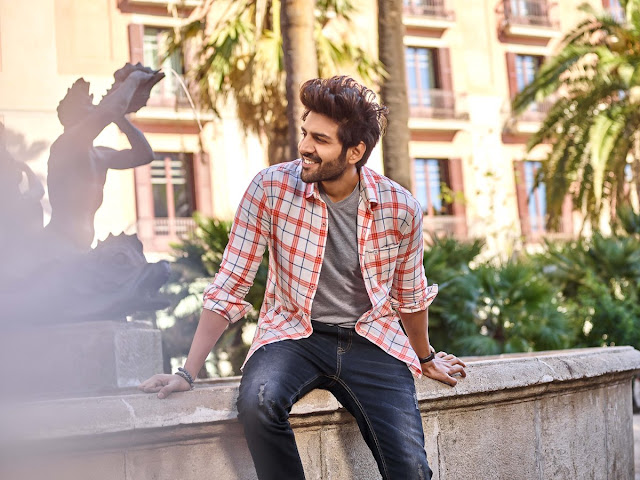 Kartikxmufti-kartik aaryan looks from mufti clothing brand 