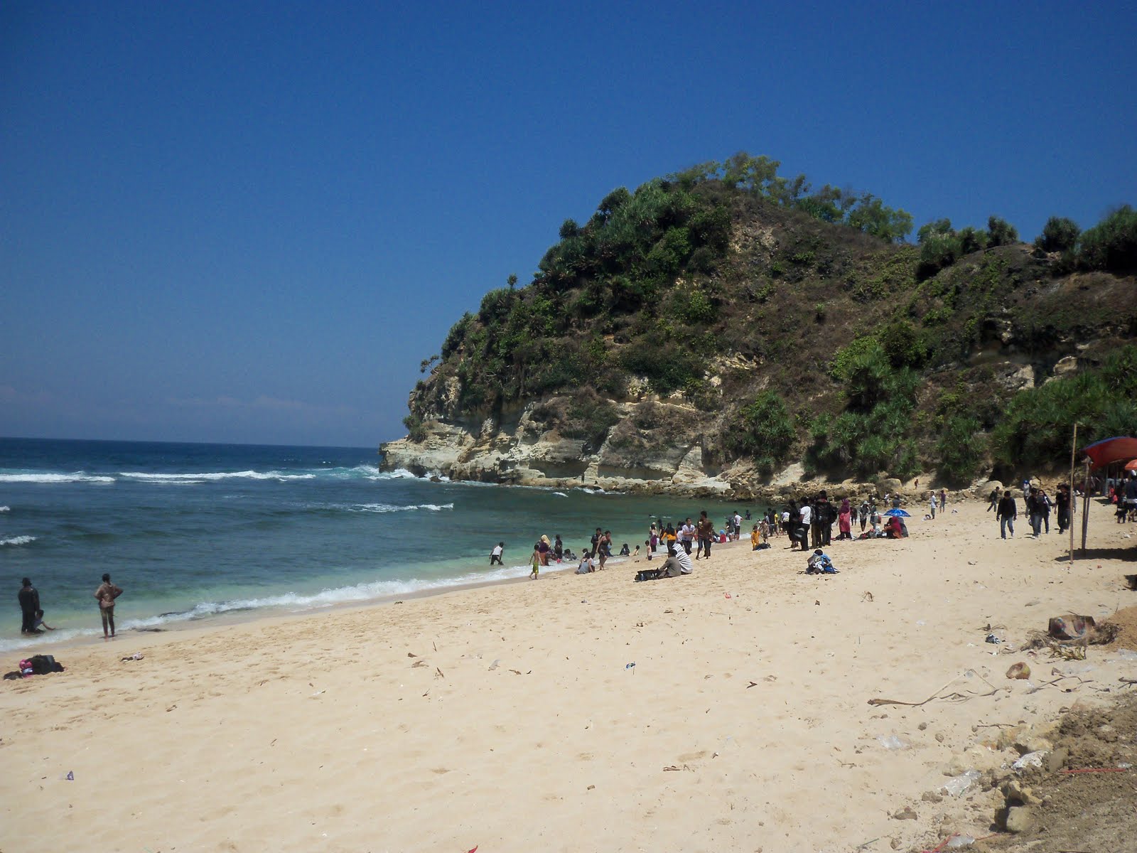 Warta paranggupito: pantai nampu tetap mempesona