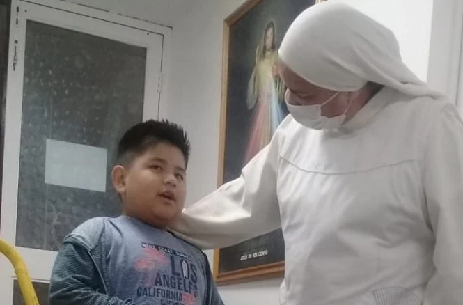 Lorenzo, el niño que alegró las Pascuas en el Hospital Notti