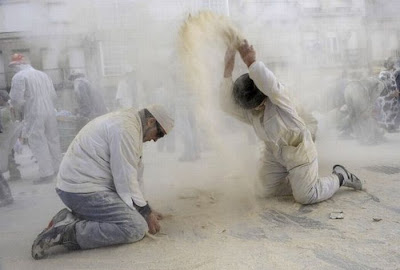 Flour Fight in Spain Seen On www.coolpicturegallery.net